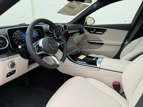 Used 2026 Mercedes-Benz C 300 4MATIC Sedan image 4