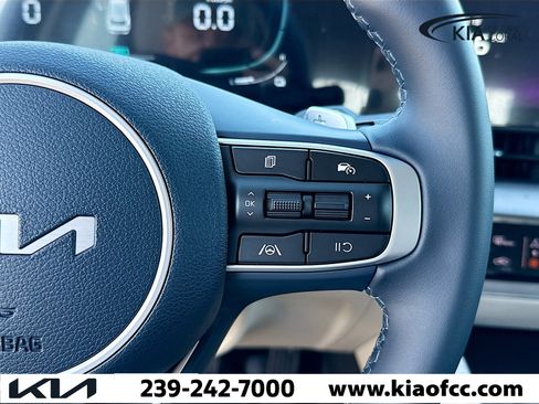 New 2025 Kia Sportage EX image 36