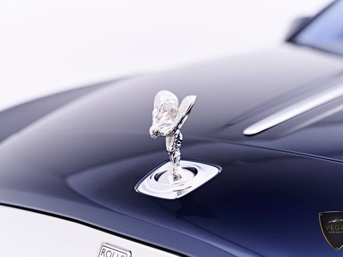 Used 2017 Rolls-Royce Wraith RWD image 22