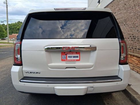Used 2016 GMC Yukon Denali w/ Open Road Package AWD/4WD image 4