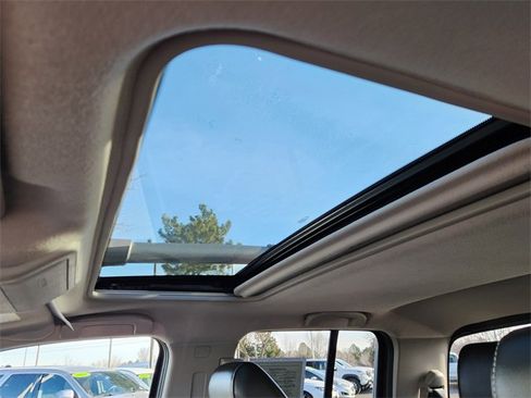 Used 2021 Nissan Frontier PRO-4X w/ Pro-4x Utility Package image 25