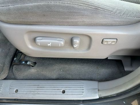 Used 2005 Toyota Sequoia SR5 RWD image 13