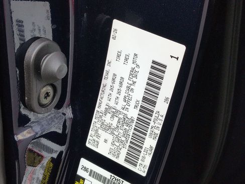 Used 2026 Toyota Tundra Limited AWD/4WD image 34