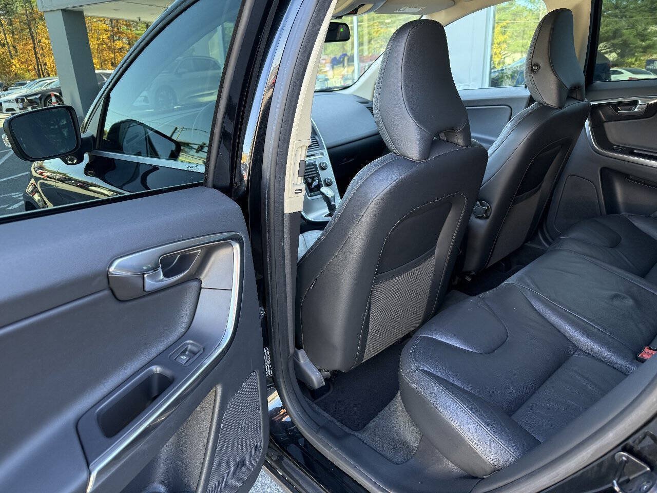 Used 2013 Volvo XC60 T6 AWD/4WD image 17