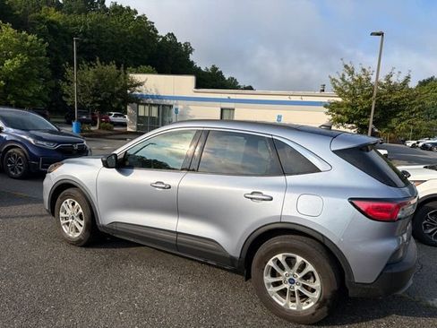 Used 2022 Ford Escape SE w/ Cold Weather Package AWD/4WD image 5