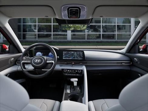 New 2025 Hyundai Elantra Limited image 17