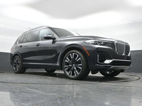 Used 2022 BMW X7 xDrive40i w/ Premium Package AWD/4WD image 44