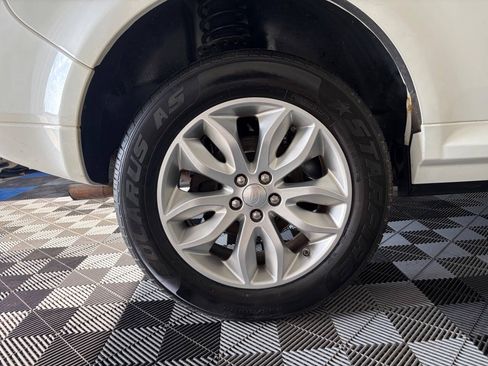 Used 2015 Land Rover LR2 AWD/4WD image 27