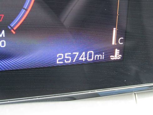 Used 2025 Chevrolet Trax LT image 20