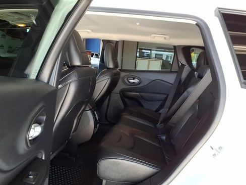 Used 2023 Jeep Cherokee Trailhawk w/ Trailer Tow Group AWD/4WD image 20