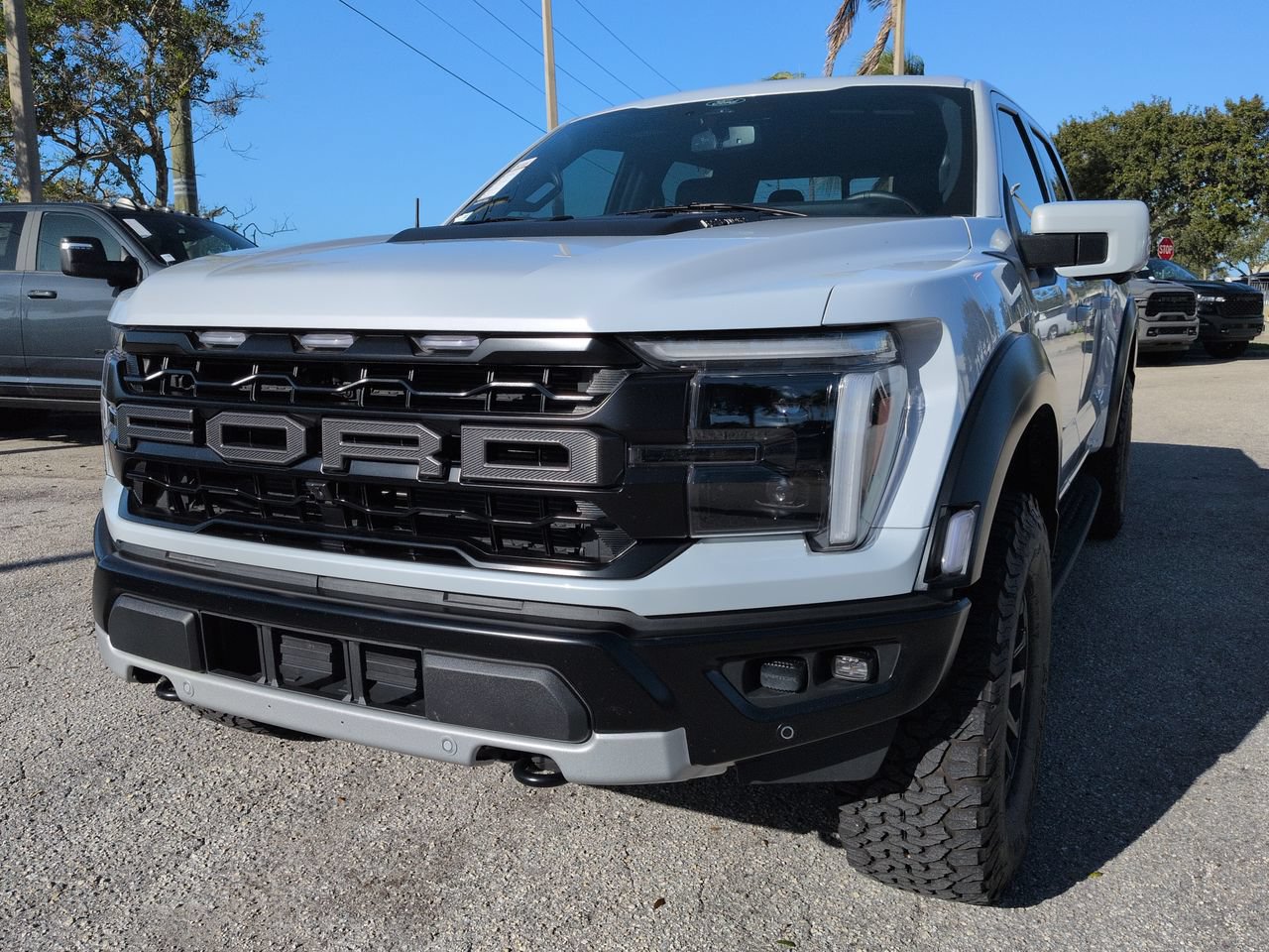 Used 2025 Ford F150 Raptor AWD/4WD image 9