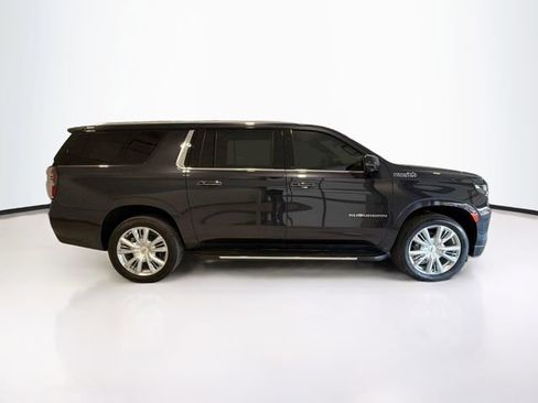 Used 2024 Chevrolet Suburban High Country image 8