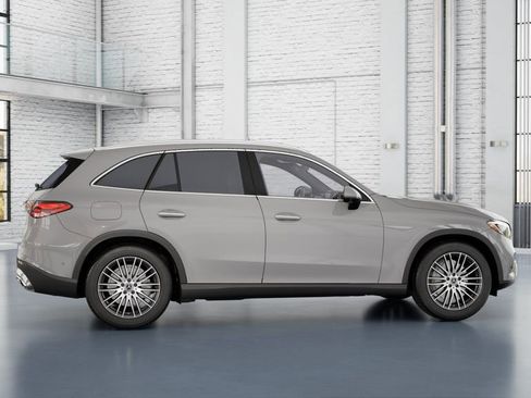 Used 2026 Mercedes-Benz GLC 300 4MATIC image 12
