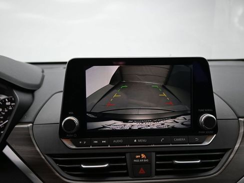 Used 2024 Nissan Altima 2.5 SV image 15