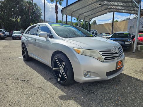 Used 2011 Toyota Venza w/ Premium Pkg #2 image 7