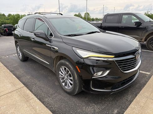 Used 2023 Buick Enclave Essence FWD image 2