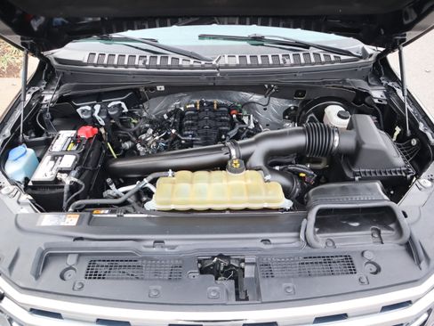 Used 2021 Ford Expedition XLT image 37