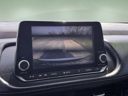 Used 2023 Nissan Rogue SV image 8