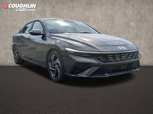 Certified 2025 Hyundai Elantra SEL FWD image 1