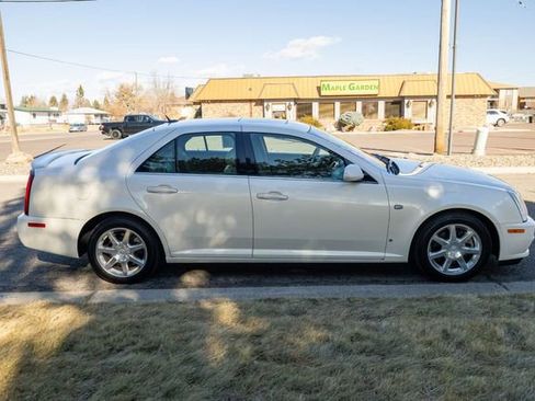Used 2006 Cadillac STS V8 w/ Preferred Equipment Group image 4