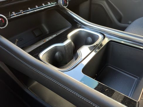 Used 2025 Chevrolet Traverse LT w/ LPO, Floor Liner Package image 25