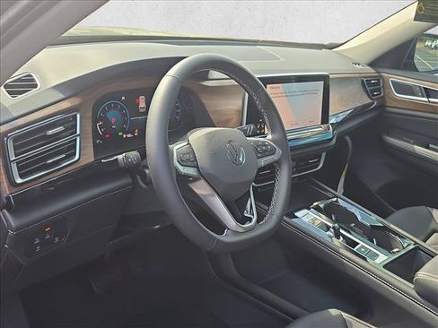 New 2026 Volkswagen Atlas SE FWD image 6
