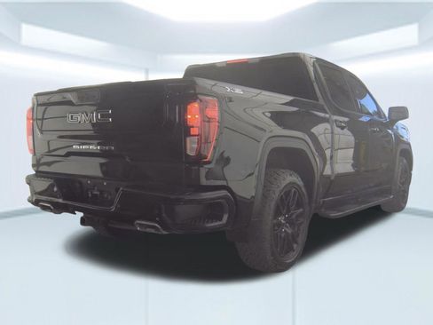Used 2022 GMC Sierra 1500 Elevation w/ LPO, Elevation Black Package image 2