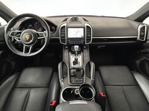 Used 2018 Porsche Cayenne AWD/4WD image 13