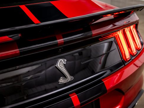 Used 2020 Ford Mustang Shelby GT500 w/ Technology Package RWD image 37