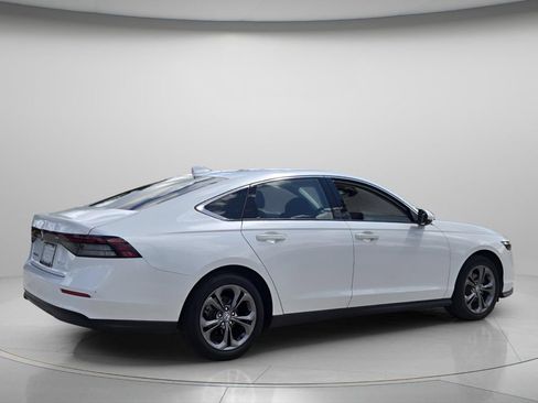 Used 2023 Honda Accord EX image 7