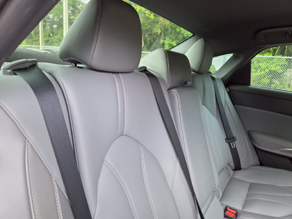 Used 2021 Toyota Avalon XLE FWD image 18