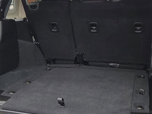 Used 2022 Jeep Wrangler Unlimited Sahara w/ Cold Weather Group image 8