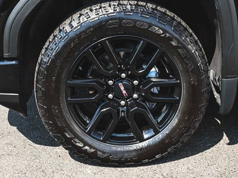 Used 2024 GMC Sierra 1500 Elevation w/ X31 Off-Road Package AWD/4WD image 7