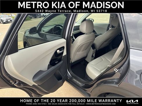 Used 2018 Kia Niro EX Premium FWD image 29