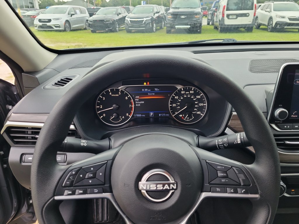 Used 2025 Nissan Altima 2.5 SV FWD image 28
