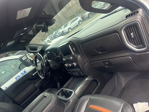 Used 2021 GMC Sierra 2500 AT4 w/ AT4 Premium Plus Package image 12