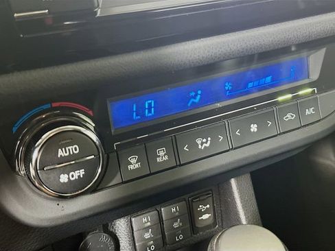 Used 2014 Toyota Corolla LE Premium image 20