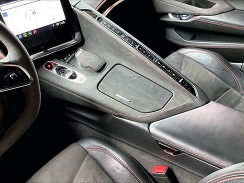 Used 2020 Chevrolet Corvette 3LT w/ 3LT Preferred Equipment Group image 17