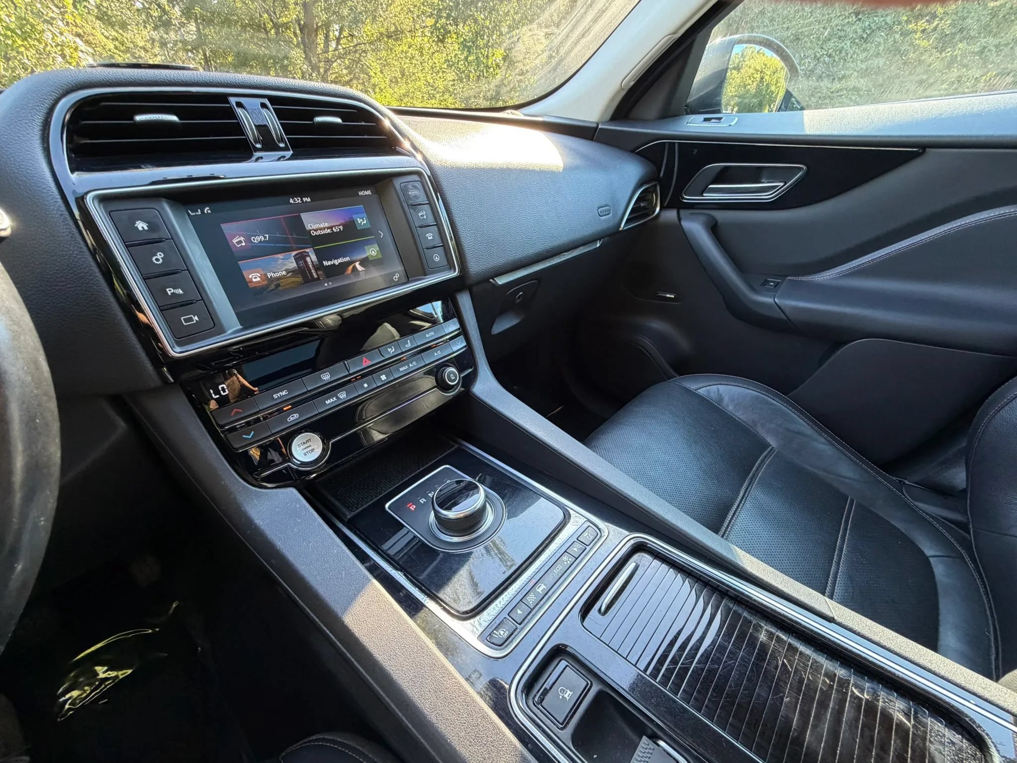 Used 2018 Jaguar F-PACE Prestige AWD/4WD image 20