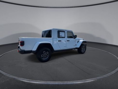 Used 2024 Jeep Gladiator Mojave AWD/4WD image 9