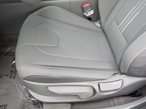 New 2025 Hyundai Elantra SEL w/ Cargo Package FWD image 4
