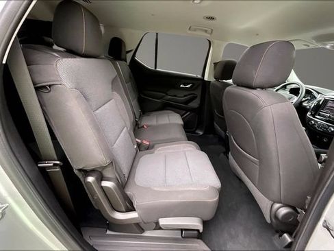 Used 2021 Chevrolet Traverse LS FWD image 24