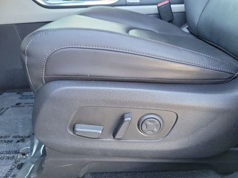 Used 2024 Kia Carnival SX image 14