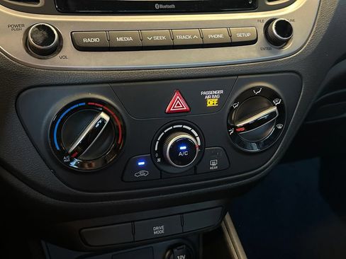 Used 2019 Hyundai Accent SE FWD image 15