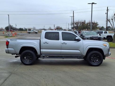 Used 2022 Toyota Tacoma SR image 2