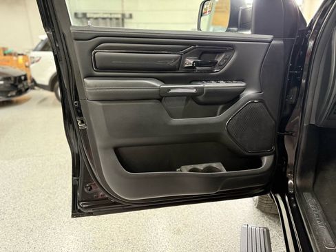 Used 2022 RAM 1500 Limited w/ Body-Colour Bumper Group AWD/4WD image 9