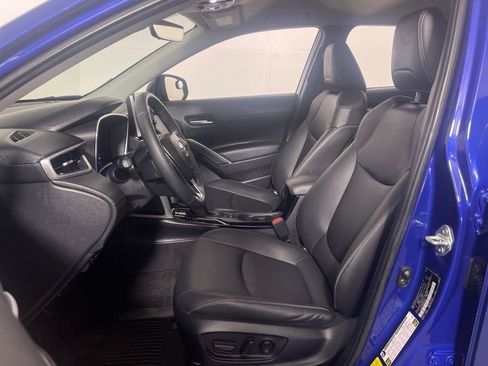 Certified 2022 Toyota Corolla Cross XLE image 12