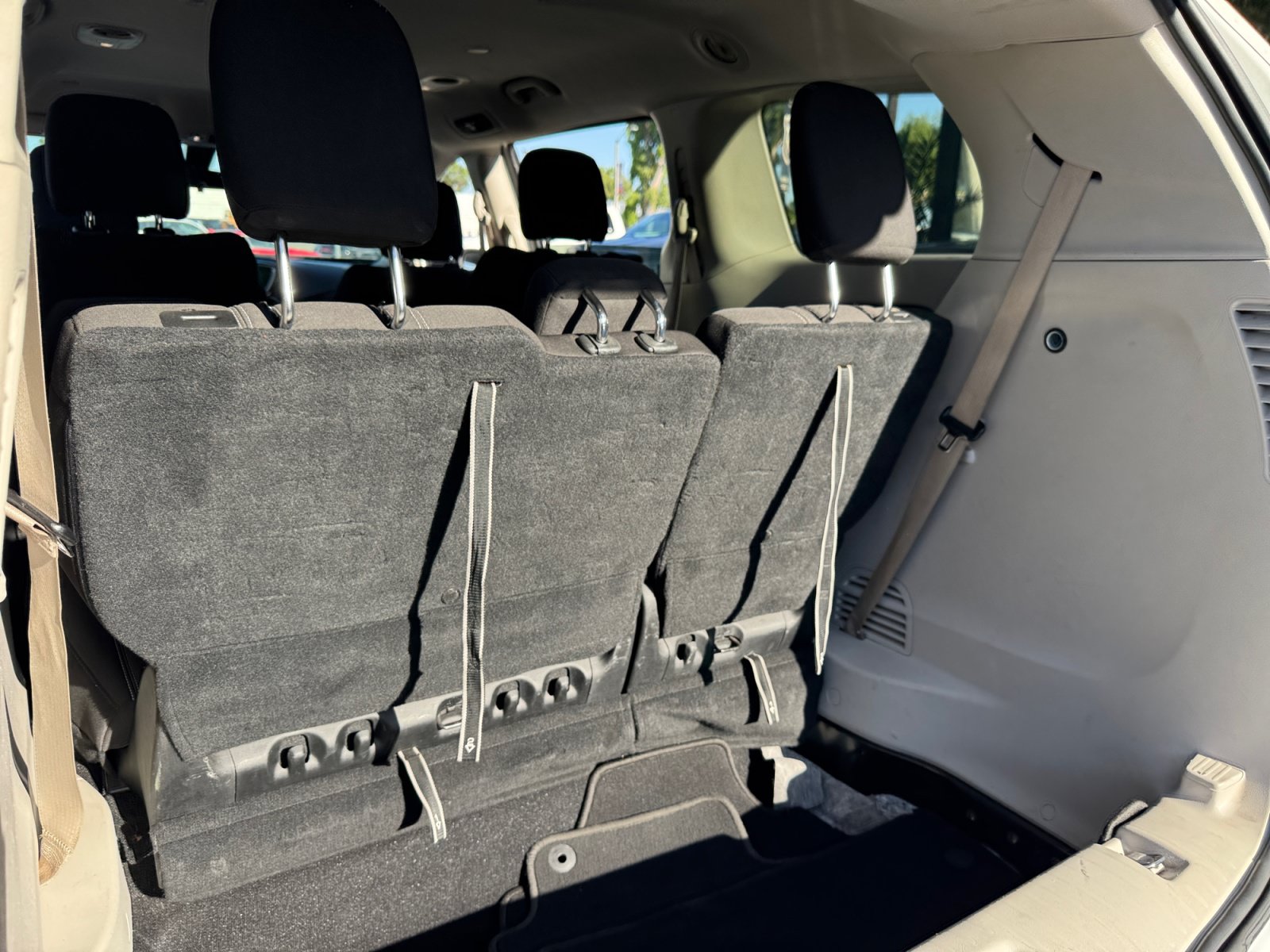 Used 2022 Chrysler Voyager LX FWD image 21