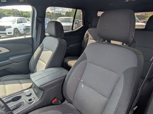 Used 2023 Chevrolet Traverse LT AWD/4WD image 18