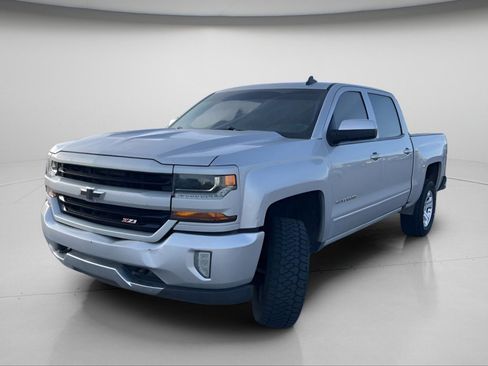 Used 2018 Chevrolet Silverado 1500 LT w/ All Star Edition image 13